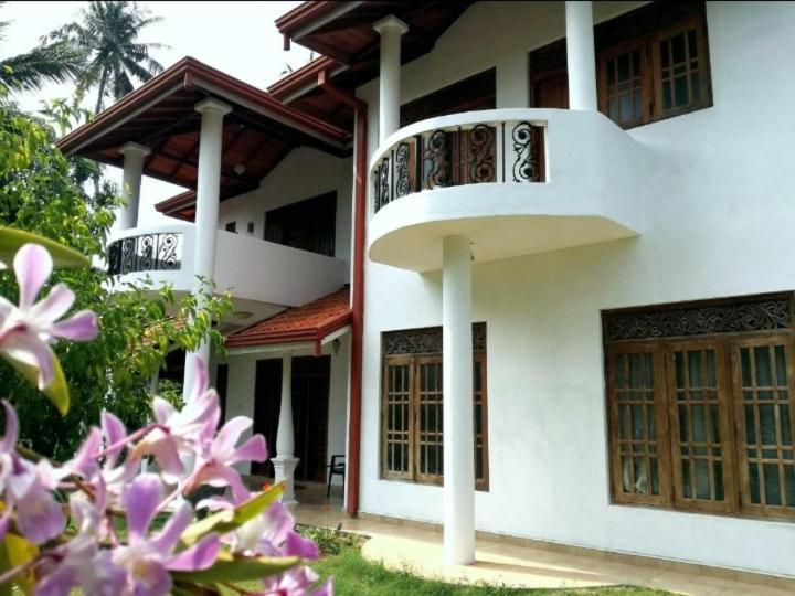 Blue Point Rest Hotel แทนกาลเล ภายนอก รูปภาพ